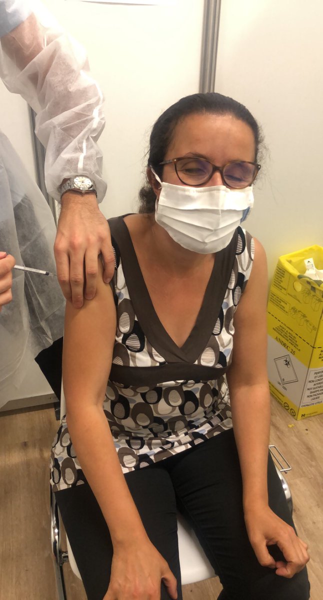 SamiraHilali's tweet photo. #Pfizer #vaccination 
#secondedose pour moi et #premieredose pour mon fils Mehdi #vaccinationenfamille #Velizy2 https://t.co/czjww0jdkz
