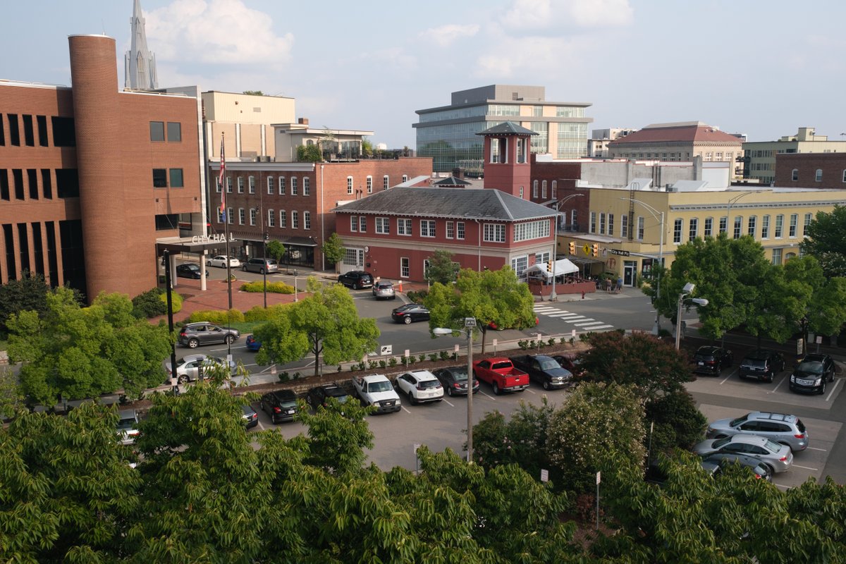 m_cawley_'s tweet photo. last Friday evening, @Urban_Artifact and @reidhaithcock went out to take photos of what heat looks and feels like in Downtown Durham. This one around City Hall really stuck out to me. #DurhamHeatMapping #ItsHotYall https://t.co/j7CFVxWD3I