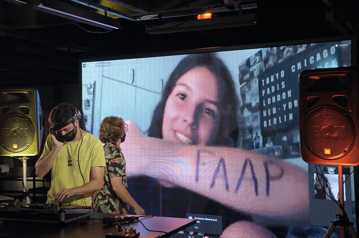 naFAAP's tweet photo. Passando por aqui só pra lembrar que ainda dá tempo de você tocar na Festa do Trote Solidário! 🎧 Envie o seu portfólio para o e-mail: faapsocial@faap.br até amanhã (28/07) 👈 

#nafaap #trotesolidário https://t.co/76xiCQ79XH