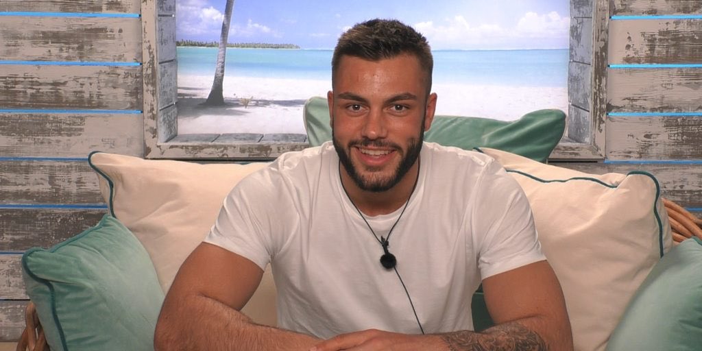 loveleetimes's tweet photo. they don’t make them like this anymore #LoveIsland https://t.co/UGXELrhKsq