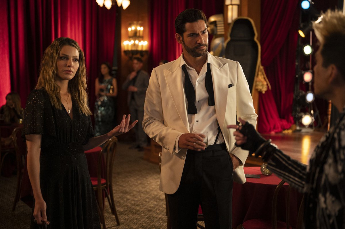 luci4chloe's tweet photo. #Luciferspoilers
/
/
/
/
/
/
/
My guesses on which eps the stills are from

6x01 at the Magic Castle. Not 100% on the last one though https://t.co/gQf0Mgw2Ag