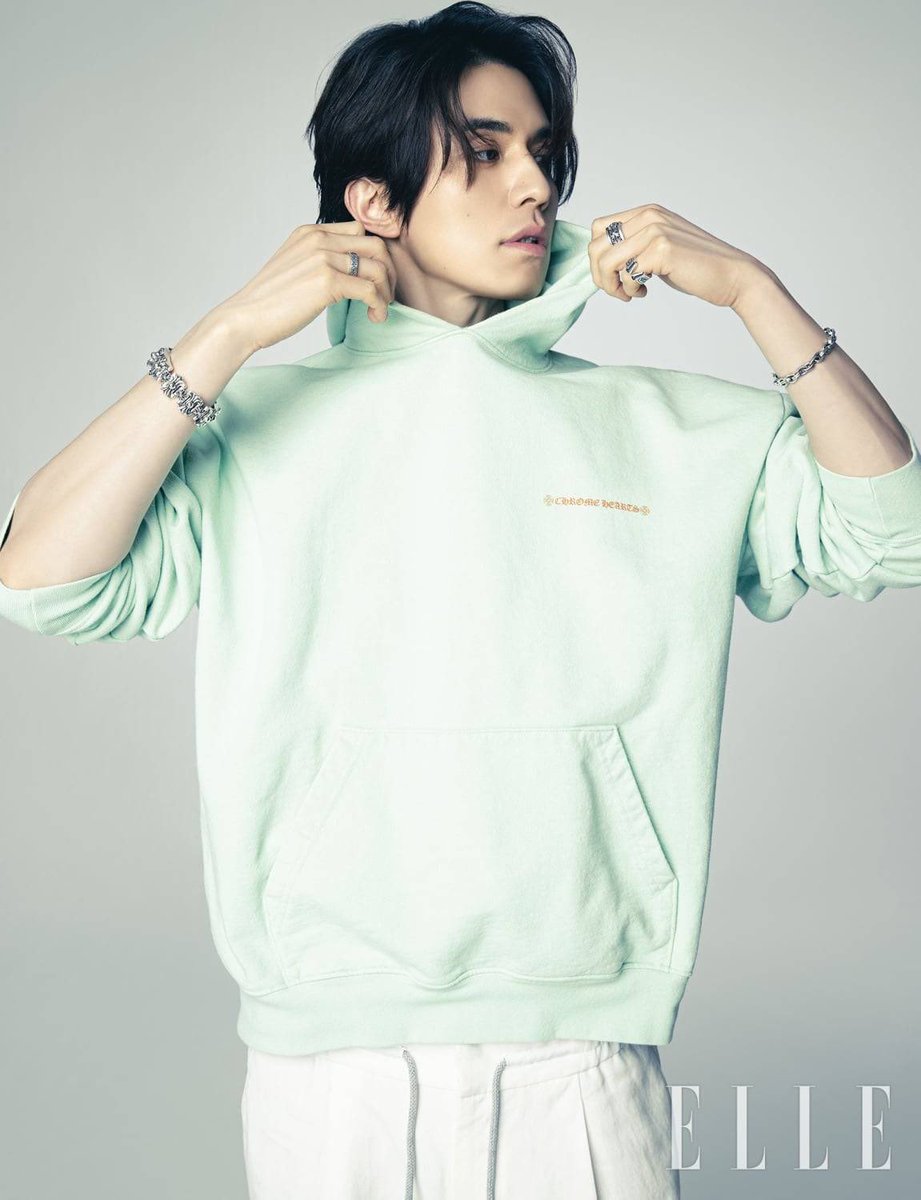 dongwookhag's tweet photo. • personally i'm team hoodie dongwook over shirtless dongwook anyday!! 

#이동욱 #leedongwook https://t.co/vTjHeG9kl7