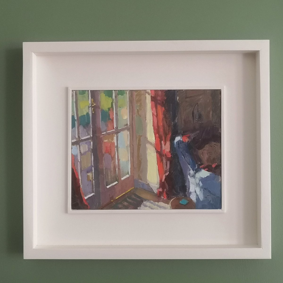 ArtMackeown's tweet photo. This #interior #painting is looking rather nice against a green wall 😊
#interiorpainting #oilpainting #capturinglight #artist https://t.co/x7G9wJAxDg