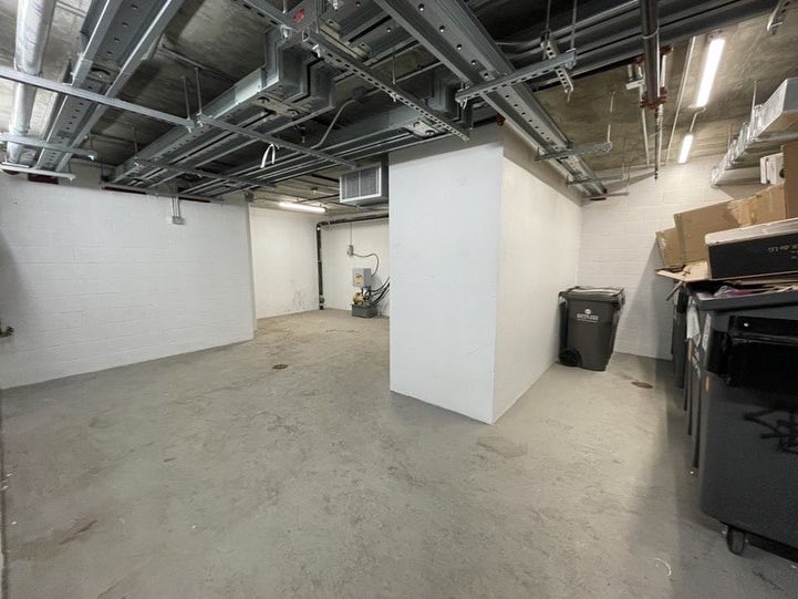 BayAreaBins's tweet photo. First picture is how our crew found the trash room upon arrival. Last picture is how they left it when they finished servicing it. 🔥

👏🏽Incredible job by our BABS team this afternoon!👏🏽

We make sure to leave your enclosures clean, clear, and reset for your next service day! https://t.co/SeSfO4DrnR