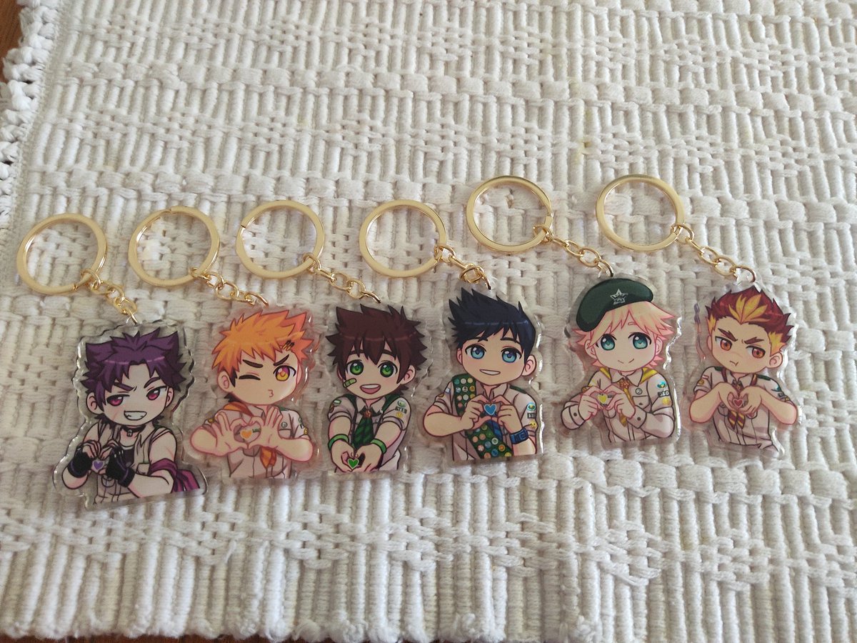 shock777's tweet photo. MY #campbuddy KEYCHAINS CAME IN FINALLY!!! 😍😍😍 THEY ARE SO MUCH BETTER THAN I EXPECTED!!! heuuuh~ 😭👌I only got three sets and one goes to @justkibawalker for being so kind to me! @mikkoukun , if you want a set I'll try to order one in the future for you! Xoxo #myart https://t.co/3y6VQDA2iM