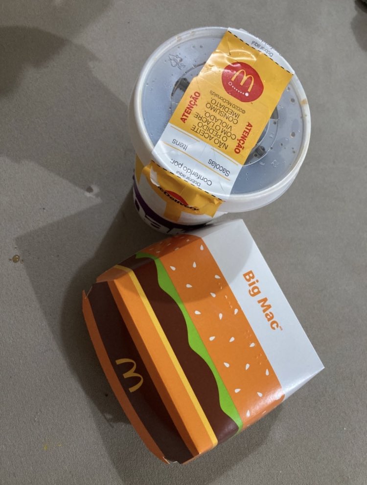 barbararebecapi's tweet photo. Chateada com o @McDonalds_BR @iFood mandaram meu pedido errado, nem me responderam para resolver e me deixaram com fome 🥲🥲🥲 https://t.co/S9DLAmqUiZ