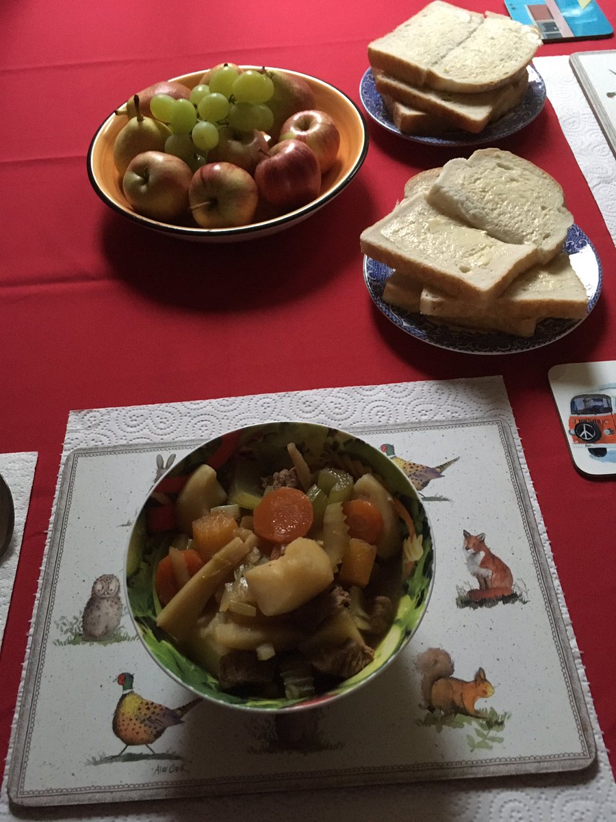 Jan_Lentzos's tweet photo. Barry bought some beef steak π₯© And made a delicious stew π Using up all our fresh vegetables in the process π
π₯π₯π π§
π₯©π₯π₯π π§
π₯©
#HomeCooked #Stew #DicedBeef #Onions #Potatoes #Carrots #Parsnips #Turnip #Celery #FreshVegetables #GoodFood #WholesomeFood #DocumentYourDays https://t.co/3XwfmYzm4h