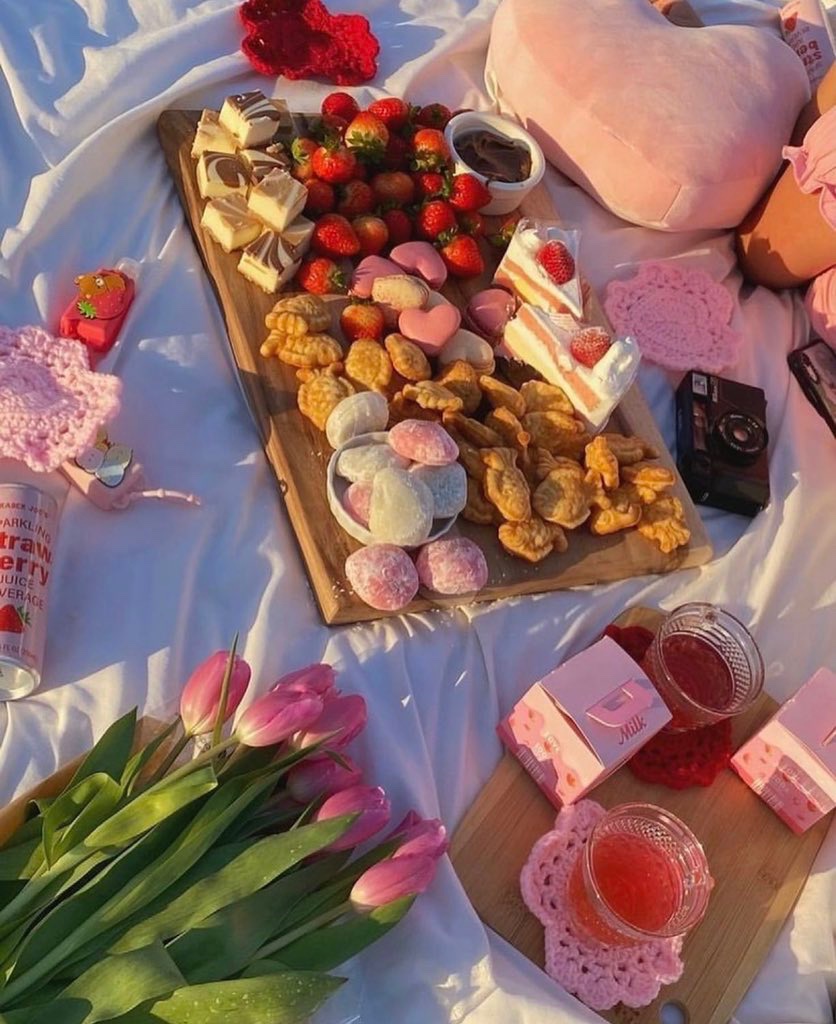 u and ur 3rd @ have to have a picnic like this