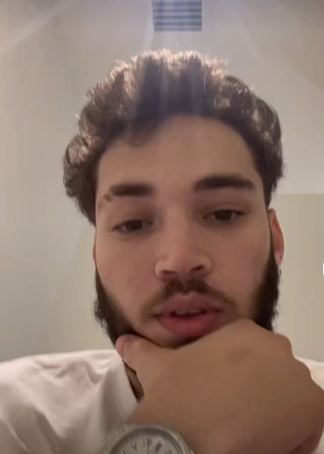 LockPacc's tweet image. no way this is the same person🧐