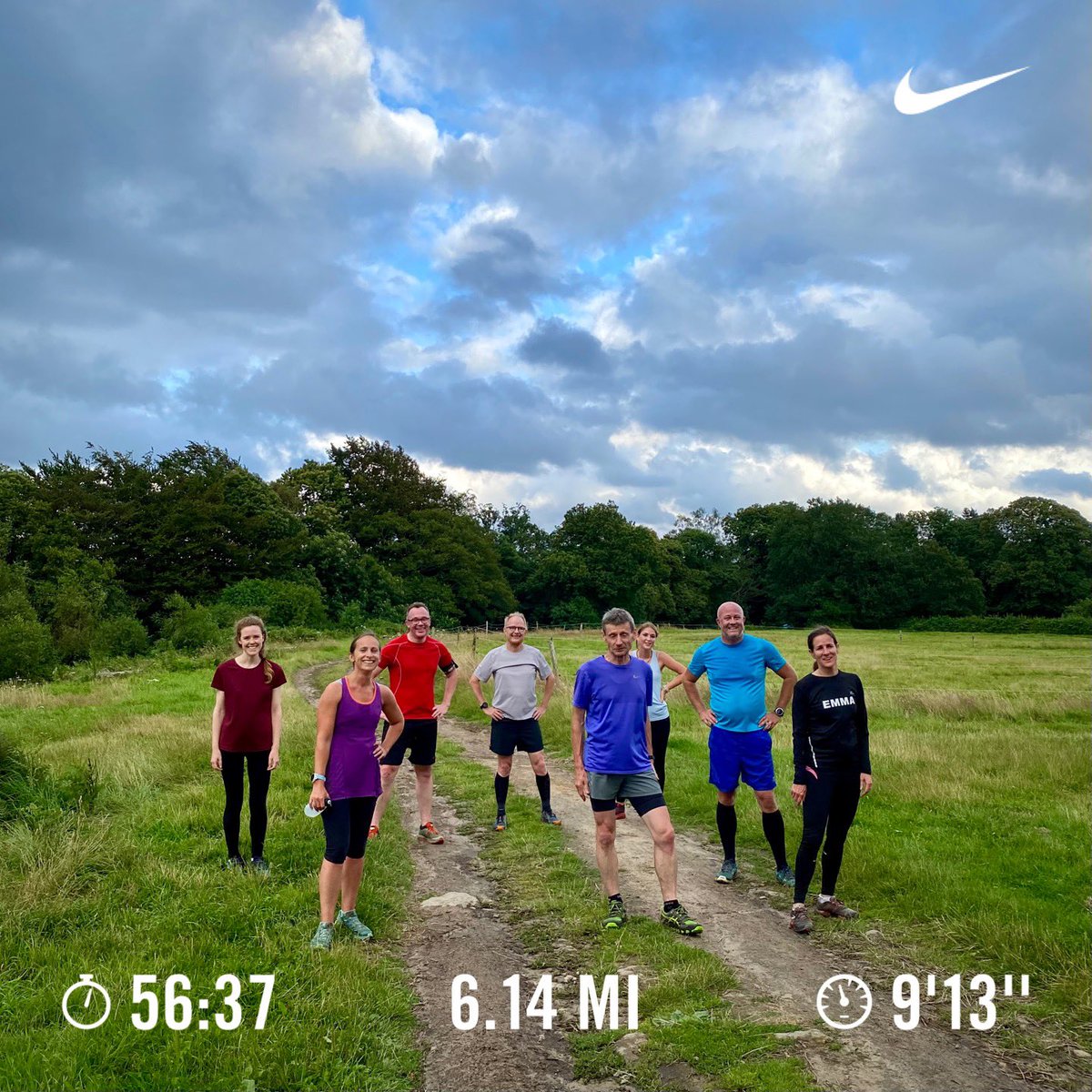 simonsolosailor's tweet photo. Out with Midhurst Milers this evening for some bastard hills and mud — just how I like it 🤩 #trailrunning #nikeplusrunning #midhurst #ukrunchat #midhurstmilers https://t.co/UPSV51j54t