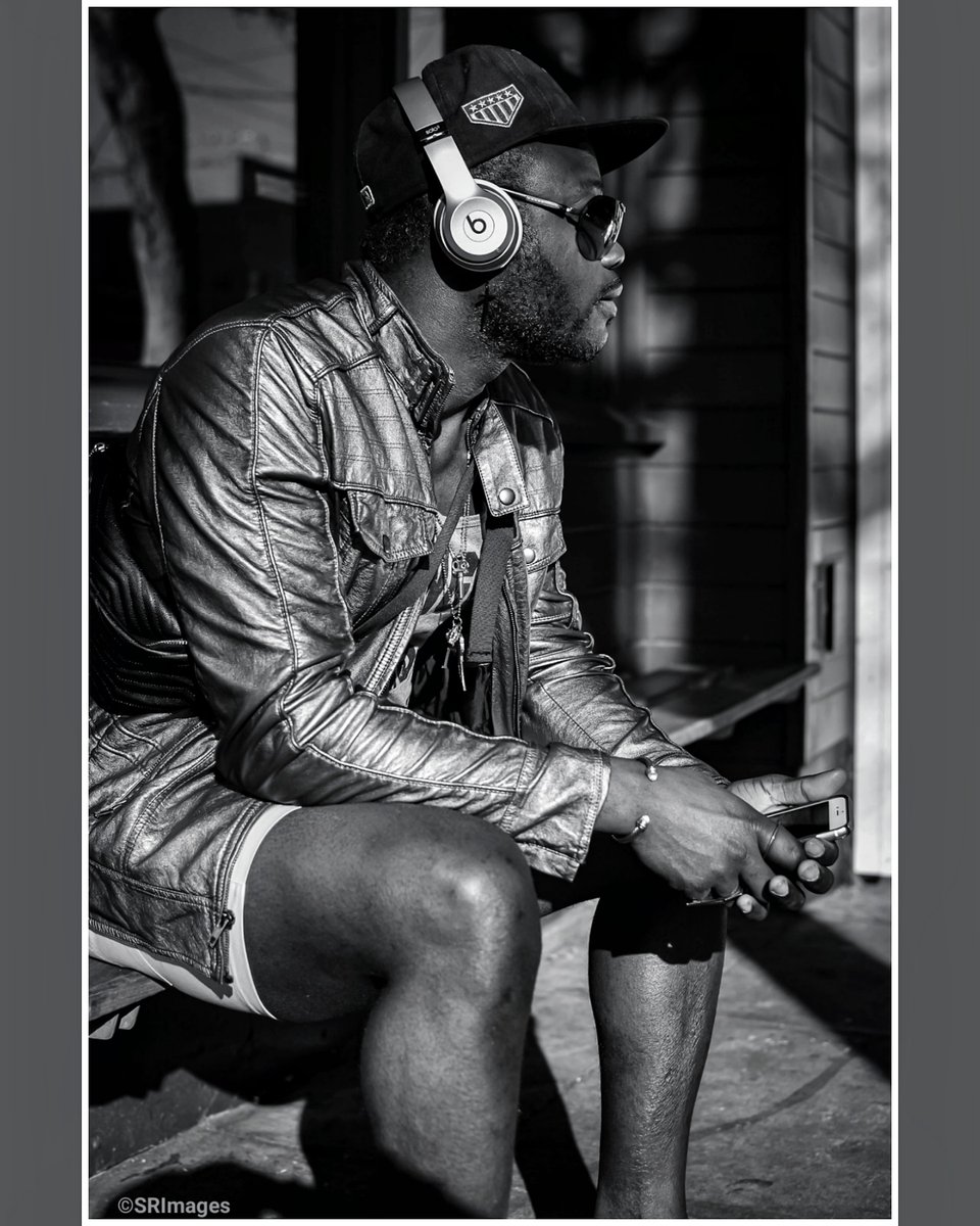 #photography #portraitphotography #portraits #urbanphotography #cityshot #blackandwhitephotography #blackandwhitephoto #philly #cityphotography #urbanphoto