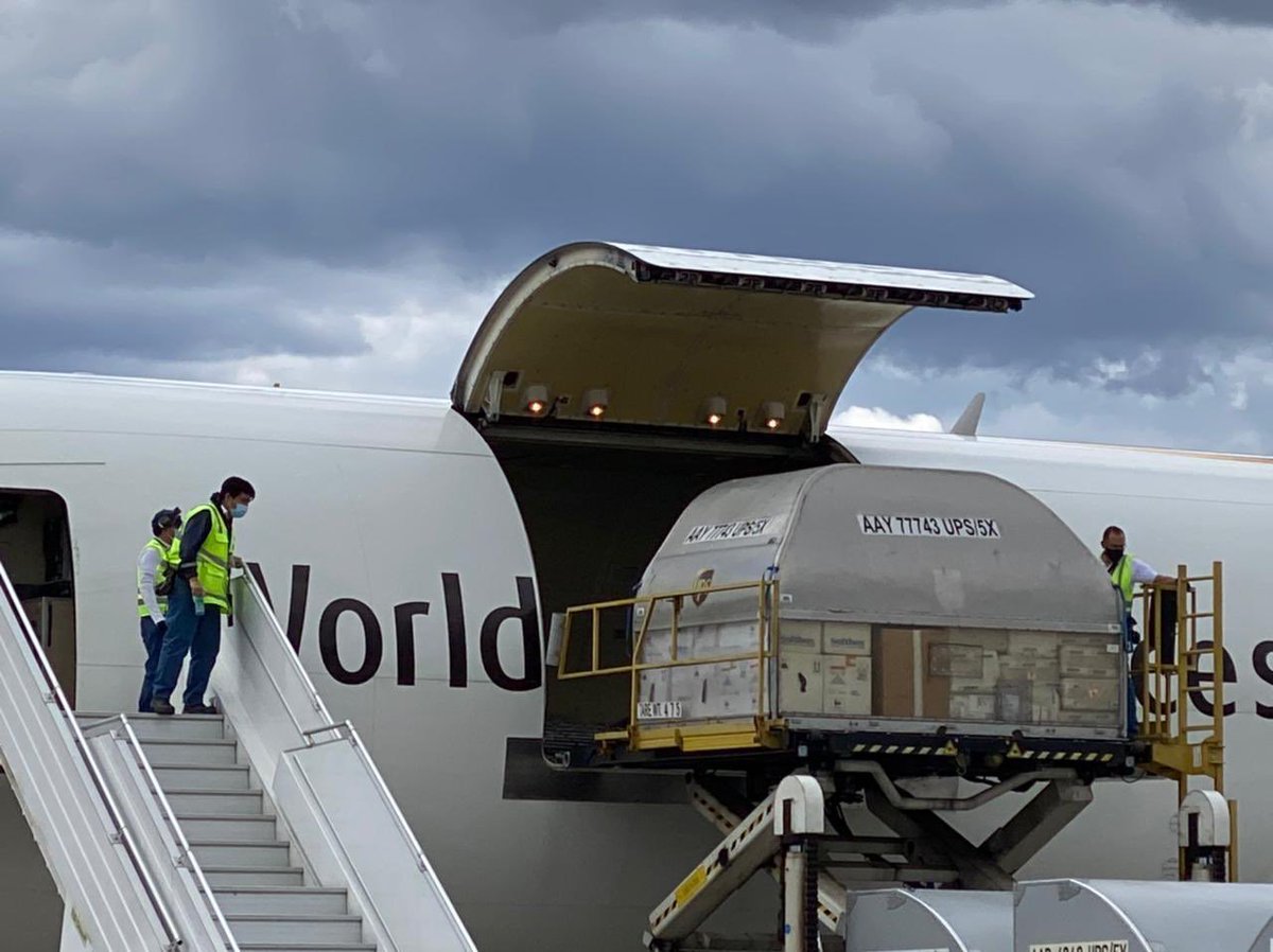 JuanPHidalgoC's tweet photo. El Ecuador ha recibido 255.060 nuevas dosis de Pfizer para seguir con nuestra meta de 9 millones de vacunados en 100 días 💪 

Cada vez estamos más cerca de cumplir con nuestro #PlanVacunacion9100 🇪🇨 

#JuntosLoLogramos https://t.co/1pME4wGAc3