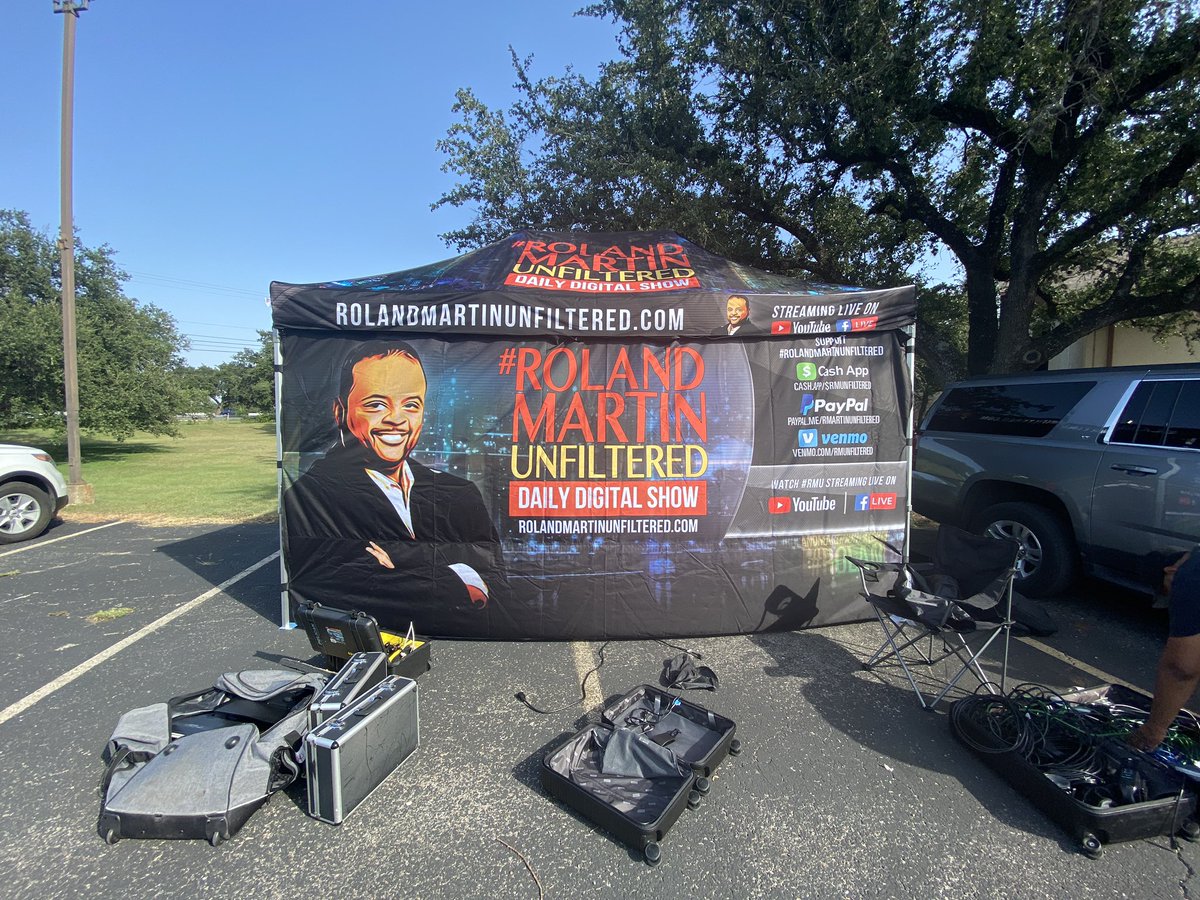 rolandsmartin's tweet image. Fam! Y&apos;all see how we roll at #RolandMartinUnfiltered in Texas!!!!! #MarchForDemocracy #BringTheFunk