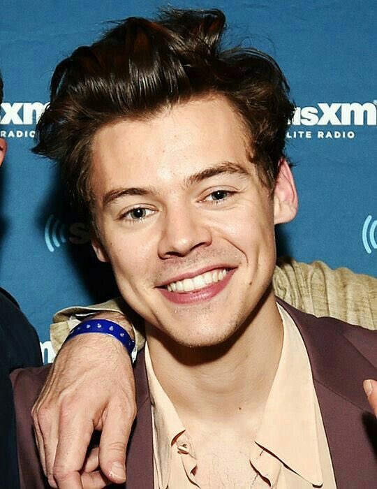 god_4_you_'s tweet photo. I vote Harry Styles (@Harry_Styles) for #ArtistoftheSummer @965TDY https://t.co/BbWnfQ7E7Y