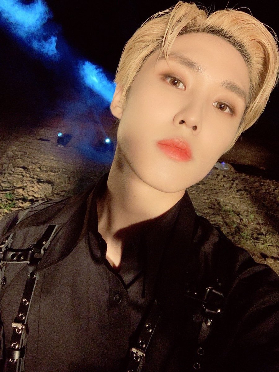 baejacobhourly's tweet image. 