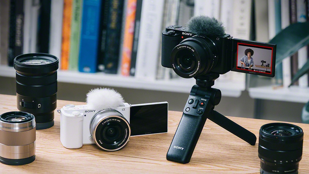 adorama's tweet image. 🔥 Sony is ready to take the vlogging world by storm with the new #SonyZVE10. This morning, the company announced the release of its first Alpha series interchangeable lens vlog camera!! 

Read Article: bit.ly/3y8LomZ

#SonyZVE10 #SonyVlogCamera