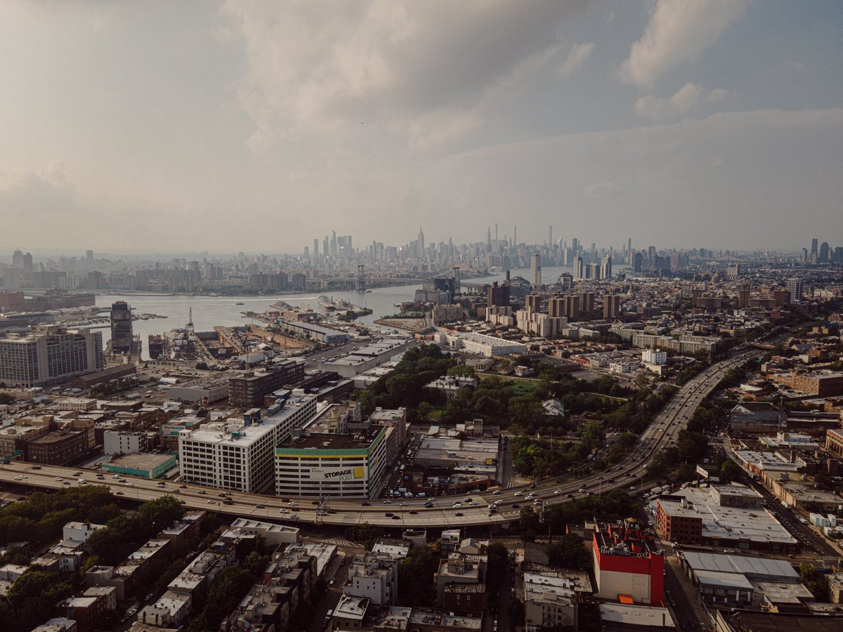 HumzaDeas's tweet photo. bqe. | https://t.co/qM8KSp9q0r https://t.co/fC8759bnF3