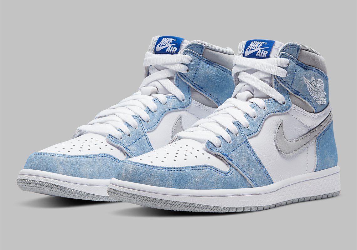 m4t3odx's tweet photo. Je les veux trop 😍🥲
#Jordan #AirJordan1 #AirJordan #retro #hyperoyal https://t.co/h02gC6NgtG