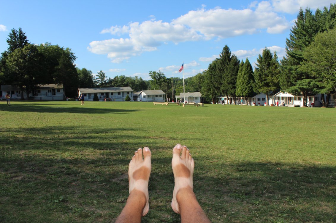 Toups_J's tweet photo. @LindaEdwardsi Here is perhaps my greatest ever sandal tan.
2011 @campcayuga
Haven't been able to get this good since I have stayed home from camp. #shapehpe https://t.co/uQUY0S1kDF