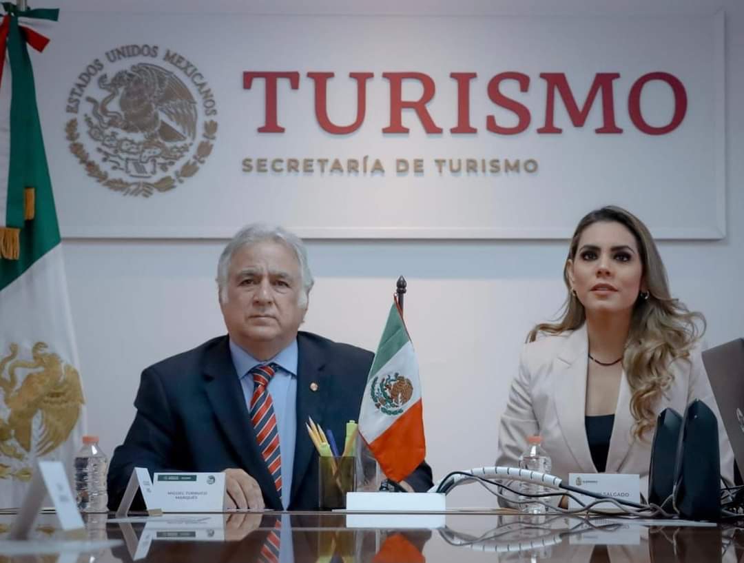 EvelynSalgadoP's tweet photo. Agradezco al titular de la Secretaría de Turismo de México, Miguel Torruco Marqués, la reunión de trabajo celebrada este día para sumar esfuerzos y detonar tan importante actividad económica.

Juntas y juntos vamos a extender el horizonte turístico hacia las siete regiones. https://t.co/8UngPddz8x