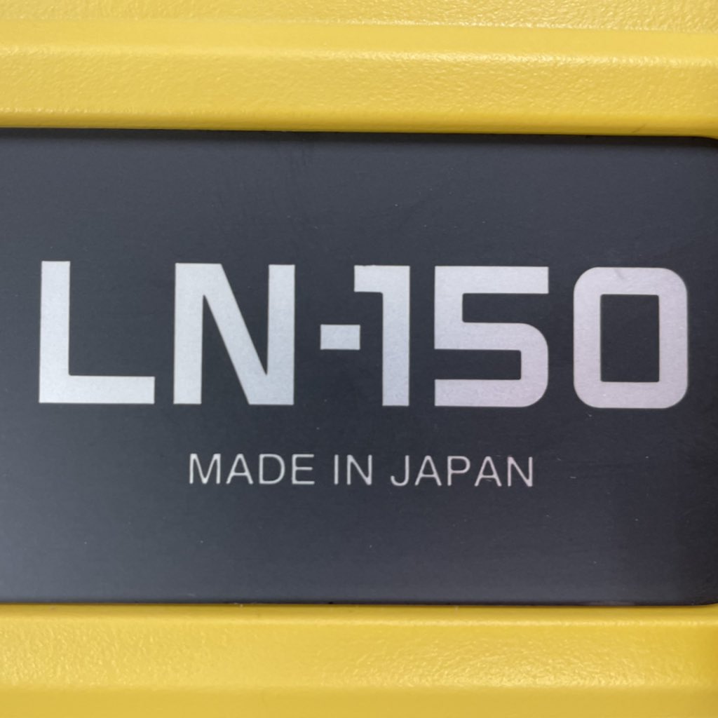 mko294's tweet photo. 建設会社でも施工会社でもないけど、いても立ってもいられなくなってLN買ってしまった。現場の要望が届いた実装まで早く関連アプリの進歩がすごいので、いろいろ可能性感じて。現場で笑顔をたくさんもらいたい。データの連携ワクワク!
#トプコン #杭ナビ #LN150 https://t.co/zojcKcyRXf
