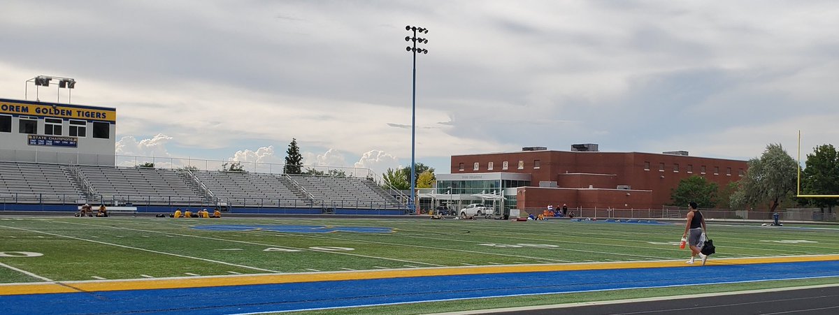 KalebMurray73's tweet photo. Early for practice, because "If you're 5 minutes early, you are already 10 minutes late." @vincelombardi @gsewell_sr @OremHSFootball @lancereynoldsjr https://t.co/cwe3MVOnQD