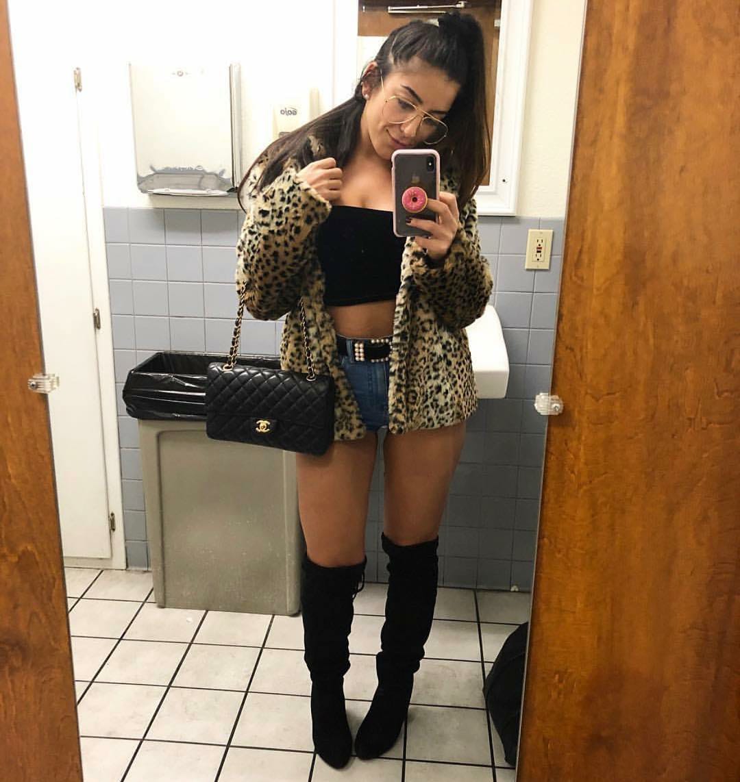 GloriaKevi's tweet photo. je suis Disponible pour des rendez-vous coquin♥️ (plan cul ,Cam,nudes ) régulier ou sans lendemain 😘 https://t.co/8IDkikIALl