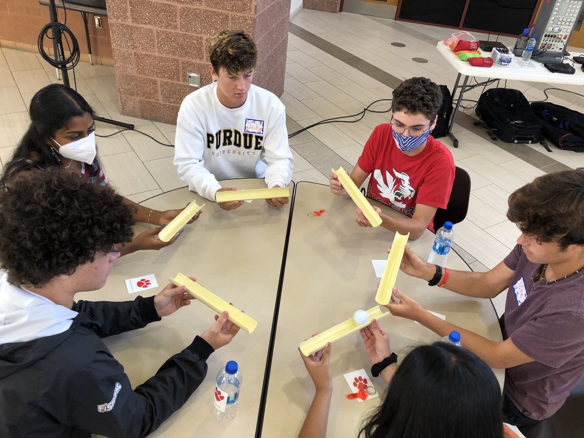 Goodwin_FHS's tweet image. Our inaugural Student Leadership Summit was a blast! This group was tasked with developing a vision for the student body’s experience this school year, and they captured it so eloquently: 

“Rebuild, Reconnect, Reengage” 

Excited to watch them turn vision into action!