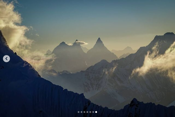 #K2 Graham Zimmerlan about K2 West ridge attempt. +10C at 7000 m. instagram.com/p/CR1bCEoDR69/