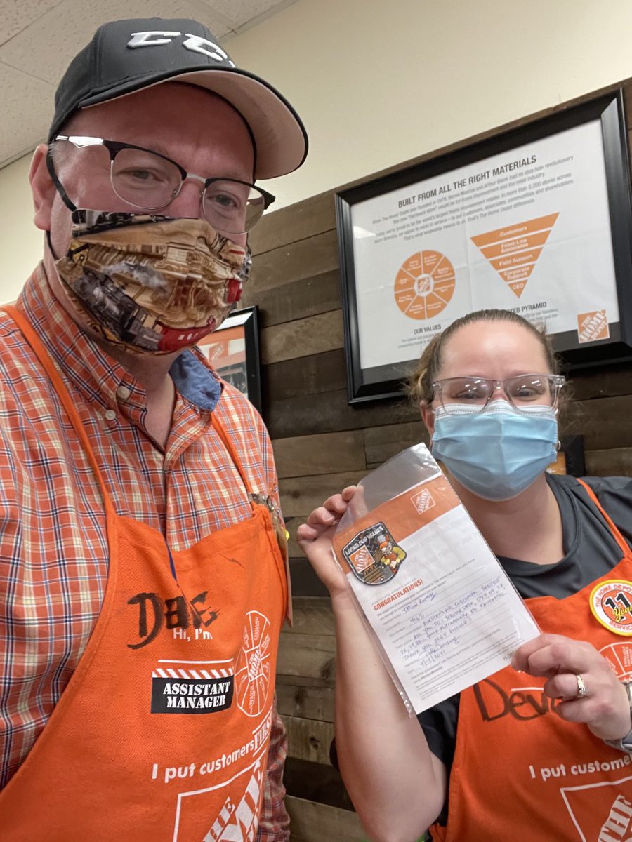 Revisiting a safe picture in our uncertain times because this young lady, Devon Rumsey, our In-Focus Captain, needs to be acknowledged today for driving 4162's safety culture. Today is 4-years safe in Matamoras, PA! Devon, thank you for all you do everyday!!!
