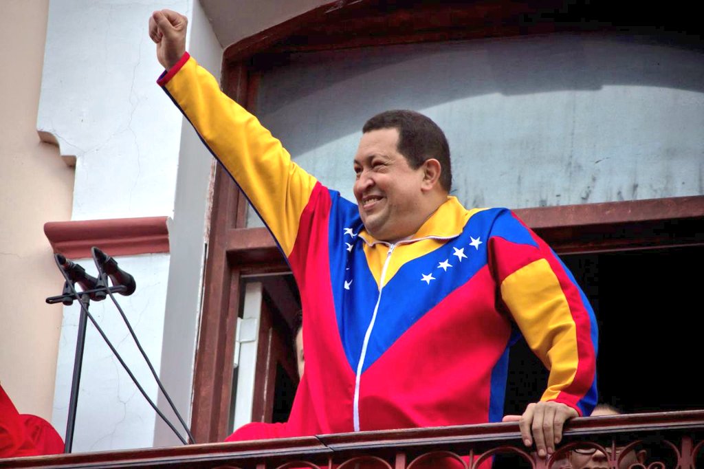 ErikaPSUV's tweet photo. Hubiera querido celebrar a tu lado y junto a nuestro pueblo tus 67 años, Comandante @chavezcandanga.
Sigues siendo luz en este sendero que me tracé; en este amor que se prendió en el juramento que te hice en la Habana y sigue ardiendo.
¡Qué grande fue tenerte, Chávez eterno! https://t.co/QKXGiW26cu