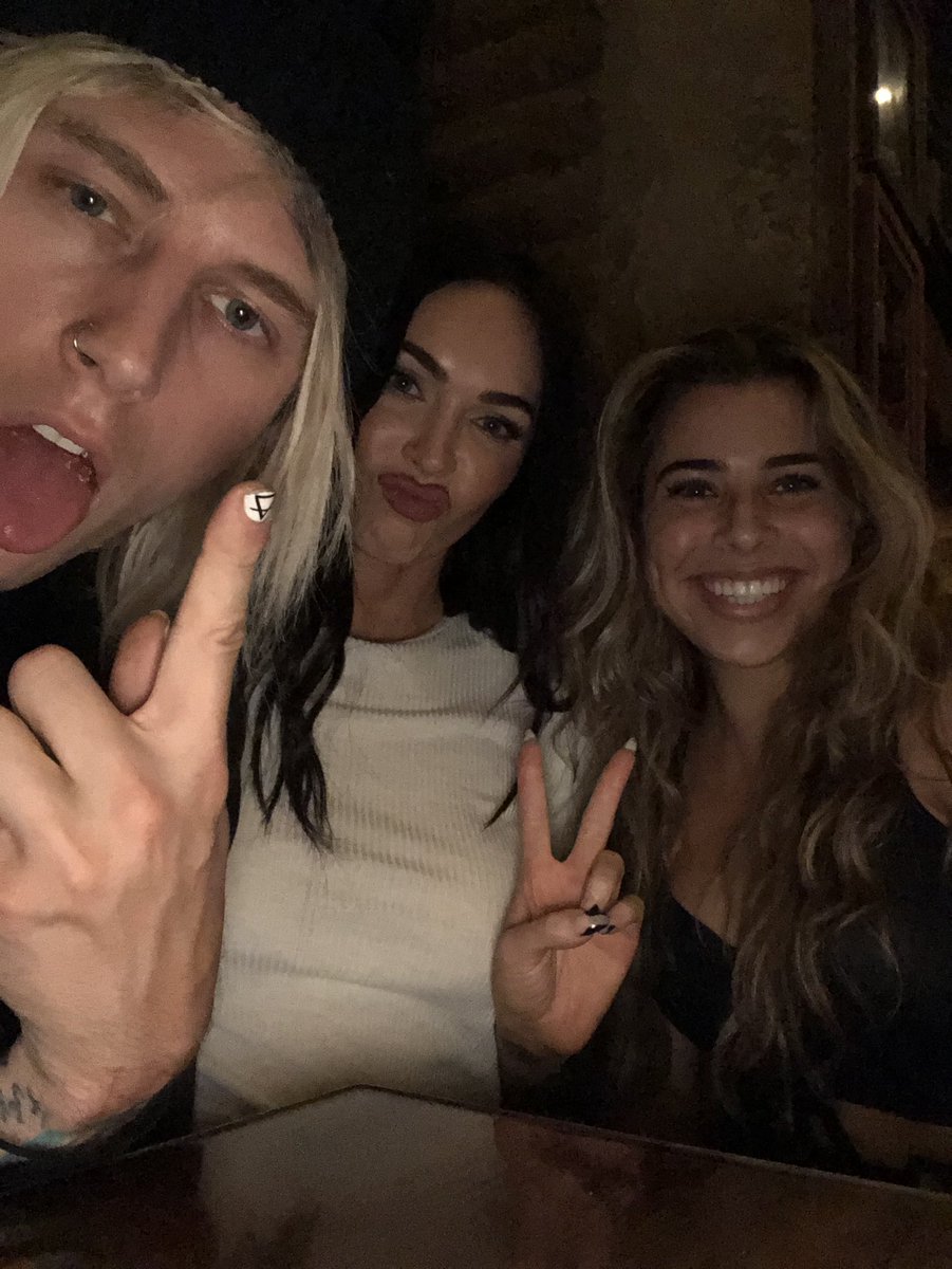 katiee_1890's tweet photo. @machinegunkelly Sorry about the almond milk haha https://t.co/Hy67HuMcMc