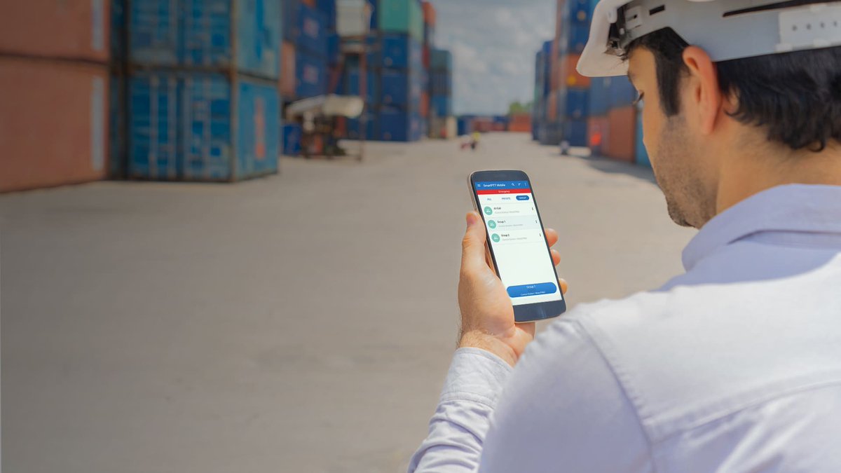SmartPTT's tweet photo. #SmartPTT Enterprise 9.9 for #MOTOTRBO is here! With the latest version of the software, the SmartPTT Mobile app subscribers can get emergency alarms, make emergency calls, communicate via text messages, and more. Tap the link to learn all the upgrades https://t.co/XpsIc6GGS4 https://t.co/OW2Kw2Z6Mg