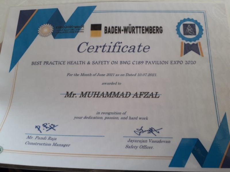 jasonenglishSA's tweet image. Well done Mr Muhammad Afzal. Another safety award at the Expo 2020 site. We are proud of you.

#jasonenglishza #cgtech #prommac #thevirtulab #newage #eventcentre #allaith #soundstagesuk #kumunyack #a360 #ypo #togetherwecanmakeadifference #serve #solve #uplift #safety #peoplefirst