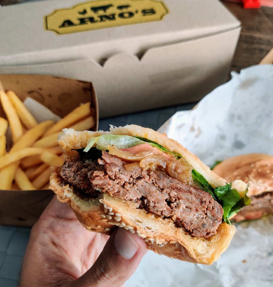 Support local restaurants! Today's deal: Arno's Moroccan Lamb Spice burger, 100baht off via FoodPanda with code SUPER100. #Bangkok #bkkfatty #burgers.