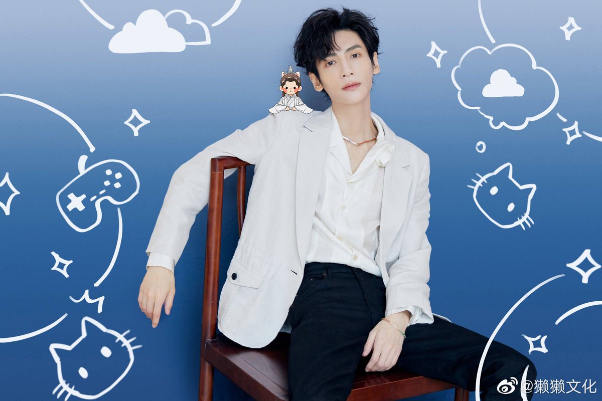 La__pis's tweet photo. ทีมงานไปอวยพรอวิ๋นซีในร่างแยกแอคอวตารไม่ลงลงofficial 😅อ๋อ! สงสัยกลัวจะหลุดลุคเงียบสงบไร้ความเคลื่อนไหวที่อุตส่าห์คีพมาตั้งนาน https://t.co/x1RdgUmAal