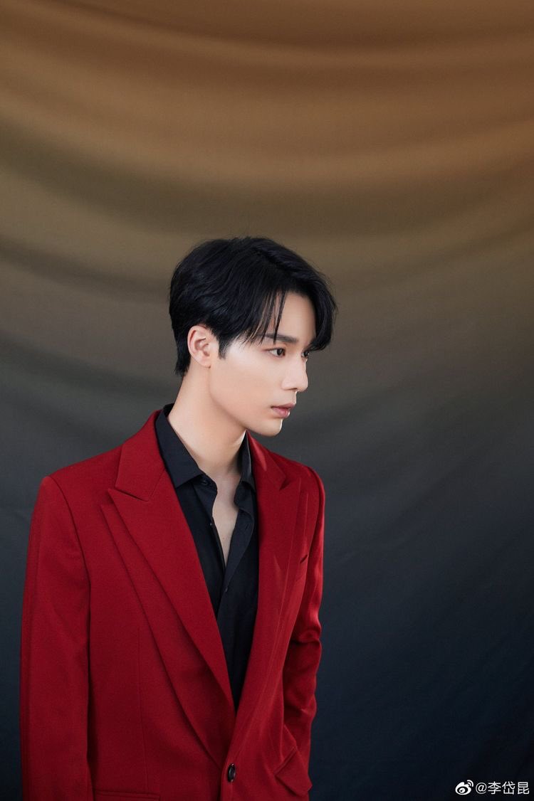 hourly li daikun (@hrlylidaikun) on Twitter photo 