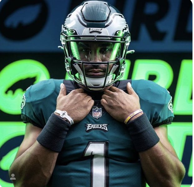 RT @Philly_Mike25: We all didn’t know but Jalen Hurts knew he was taking Carson Wentz job from day 1 #Eagles https://t.co/vjLNQ5FmjF