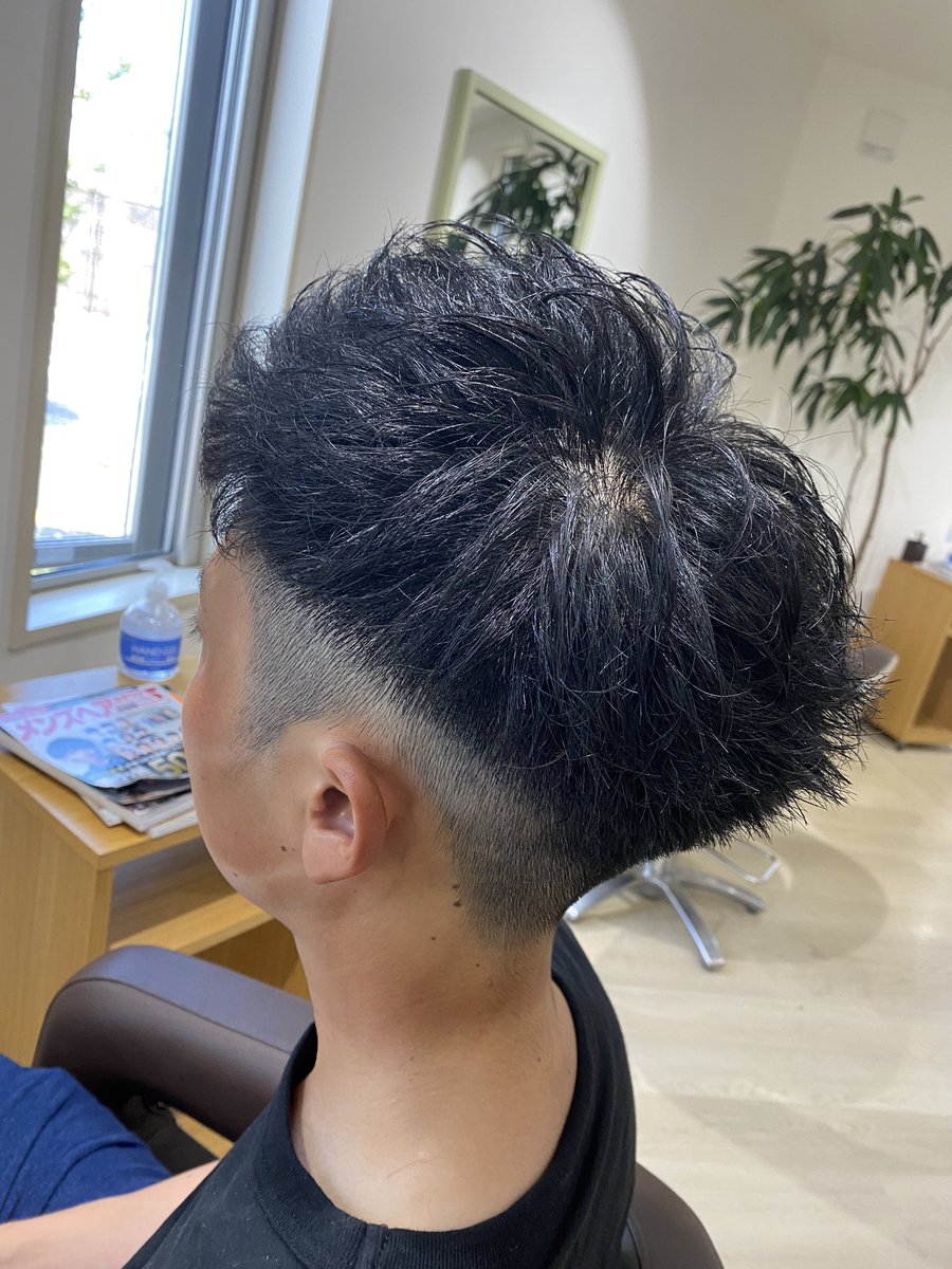 Olive 美容師 Yoshiyu おはようございます 本日も宜しくお願いします 本日は14 00 ご予約空きが御座います 是非ご利用ください メンズのフェードカットが人気です 長野 佐久市 佐久市美容室 美容室olive フェードカット