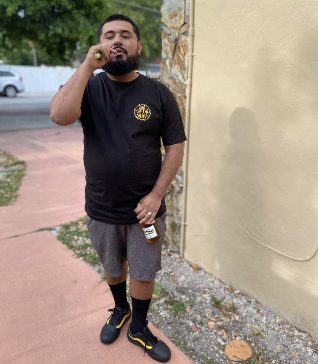 cheleflowmaster's tweet image. Billy biggest fetish is to have taste buds around his booty 🤣