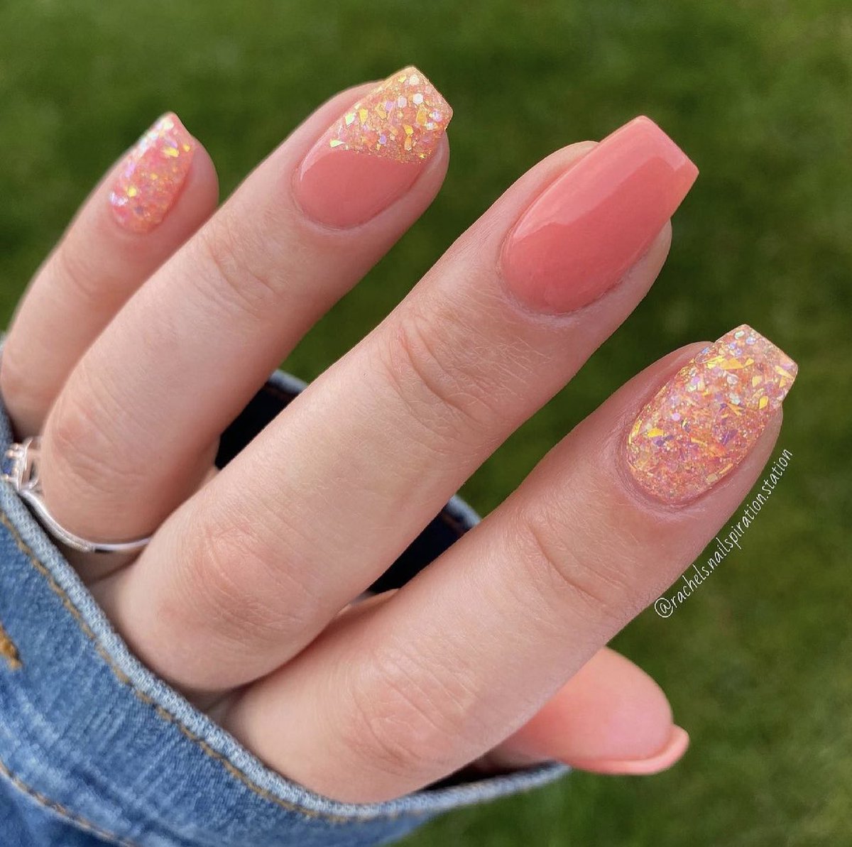 RachelATSchmitz's tweet photo. Mannnn it’s been forever since I have posted my nails 🙈 
I have a new favorite! 

https://t.co/gxEblQrpWH

#nails #shopsmall #smallbusiness #dippowder #dippowdernails #nailtrends #love https://t.co/hGKDuQ1yYa