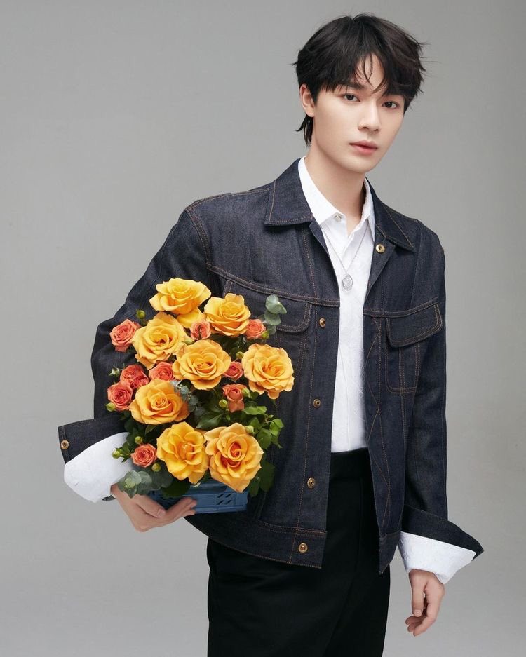 hourly li daikun (@hrlylidaikun) on Twitter photo 