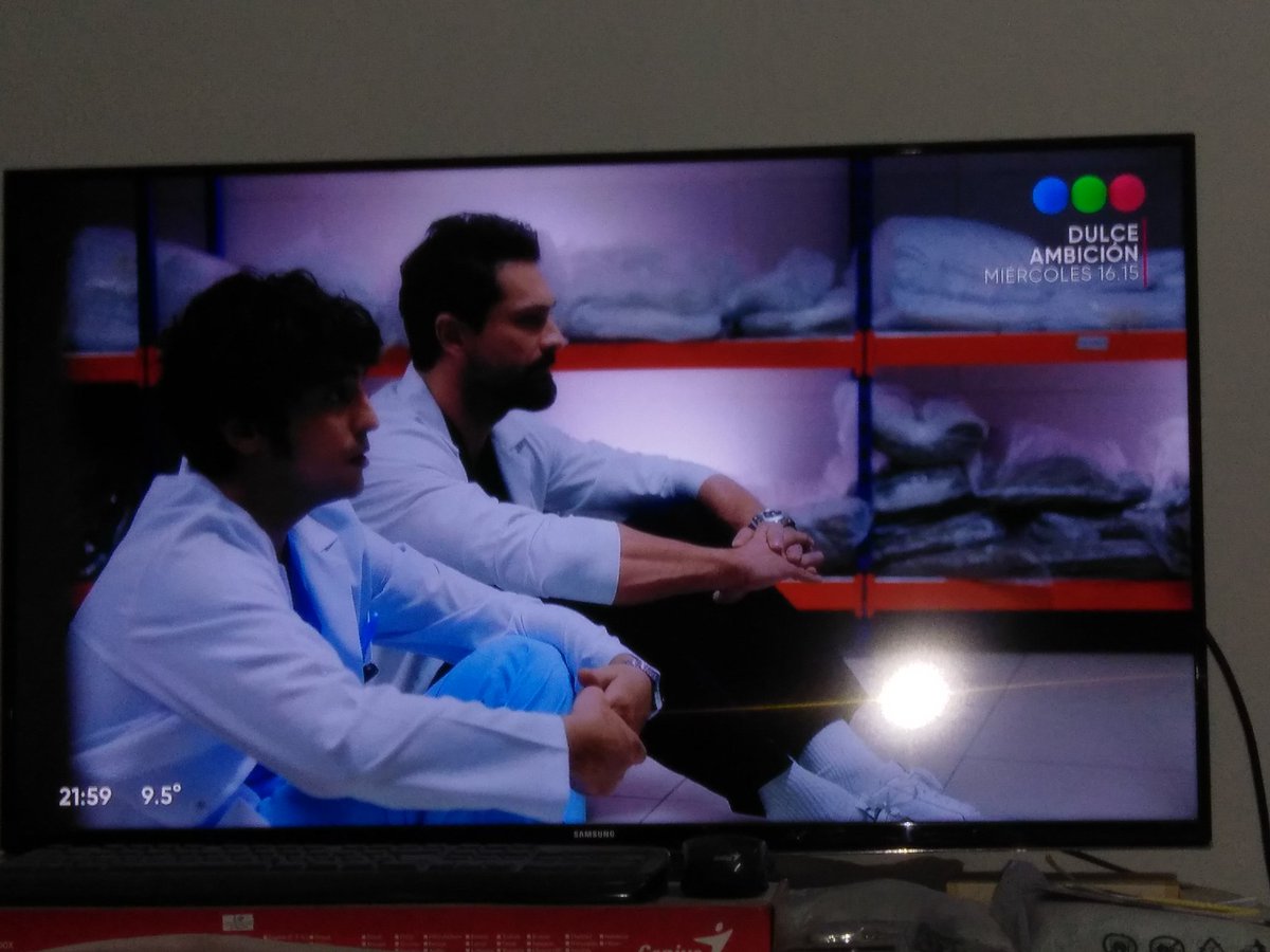 Elikargentina's tweet photo. #DrMilagro Tanta crítica a #Alí y al final ahora están los dos ahí, viendo girar la ropa, ja, ja, ja...😁😁😁🤭🤭🤭 #DrFerman #MucizeDoktor @tnrolmez @OnurT_ https://t.co/c8W3ipzeEu