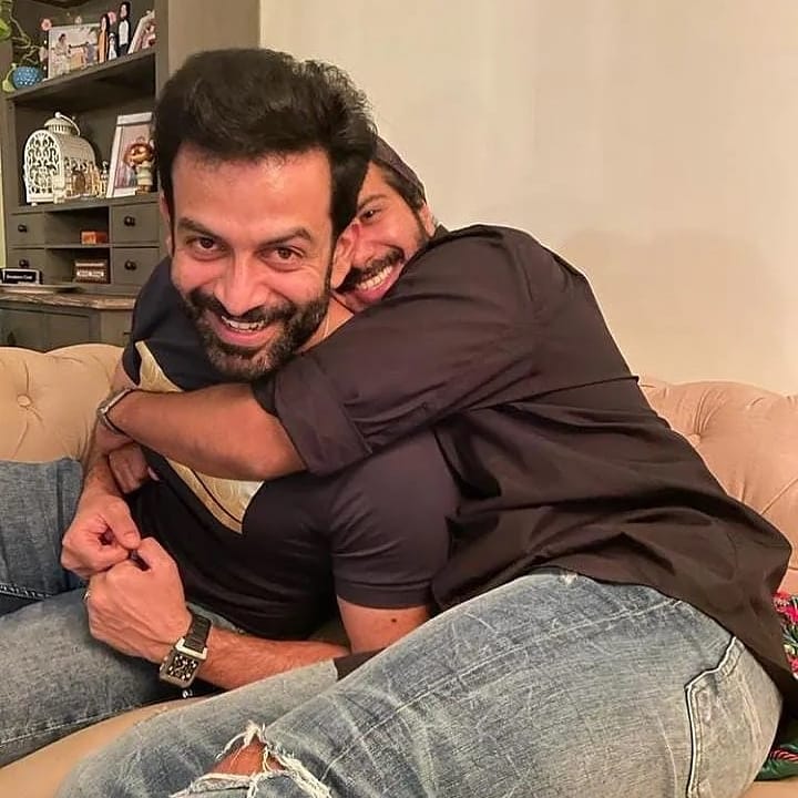 DqcbOfficial's tweet photo. Wishes from kunji and prithwi⚡️❤

@dulQuer
@Nazriya4U_
@PrithviOfficial

#HBDDEARESTDULQUER
#DulquerSalman https://t.co/NXUB5JgdOq