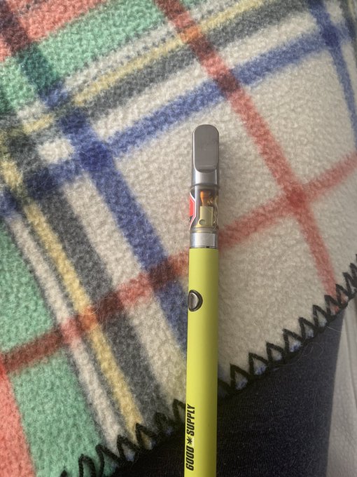 These pens are amazing indoors 💨 😌 #baked #canada #vapepen #vape #weed #CannabisCommunity https://t.<a href="/tag/baked"class="tags">#baked</a><a href="/tag/canada"class="tags">#canada</a><a href="/tag/vape"class="tags"><span>#vape</span></a><a href="/tag/weed"class="tags"><span>#weed</span></a><a href="/tag/cannabiscommunity"class="tags"><span>#cannabiscommunity</span></a><a href="/tag/vapepen"class="tags"><span>#vapepen</span></a>