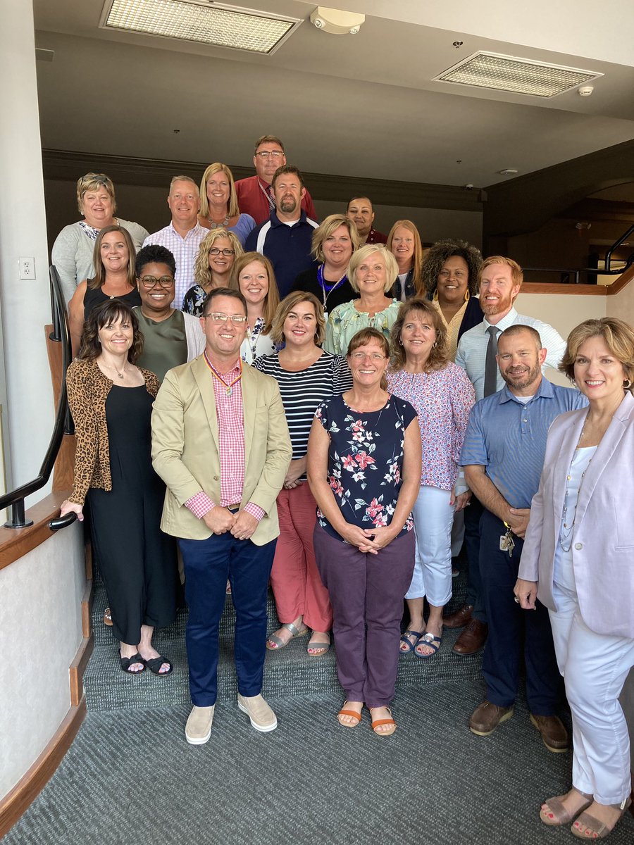 TammyNewcome's tweet photo. Kicking #kasa2021 off right with #theleadershipchallenge during Shelby Co leadership retreat. Thank you @BobBennett16 and SC leaders for two amazing learn and lead days! @SallyWSugg @KASAEdLeader https://t.co/3GC8vja6yu