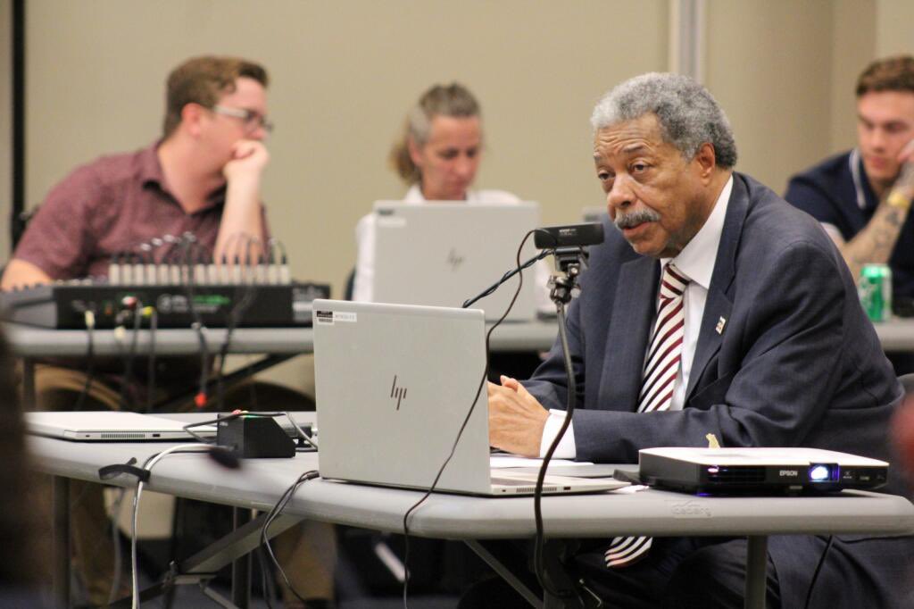 leslieherod's tweet image. Wellington Webb testifying on the proposed redistricting maps: “just as the diners in a restaurant would go hungry, the staff maps leaves the people of denver starved for meaningful representation in the legislature.” #redrawthemaps #coleg