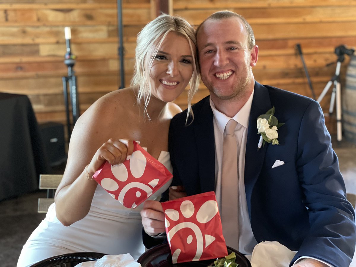 KelbyCarver23's tweet photo. Introducing Mrs. Carver everyone. https://t.co/kckrHynf2U