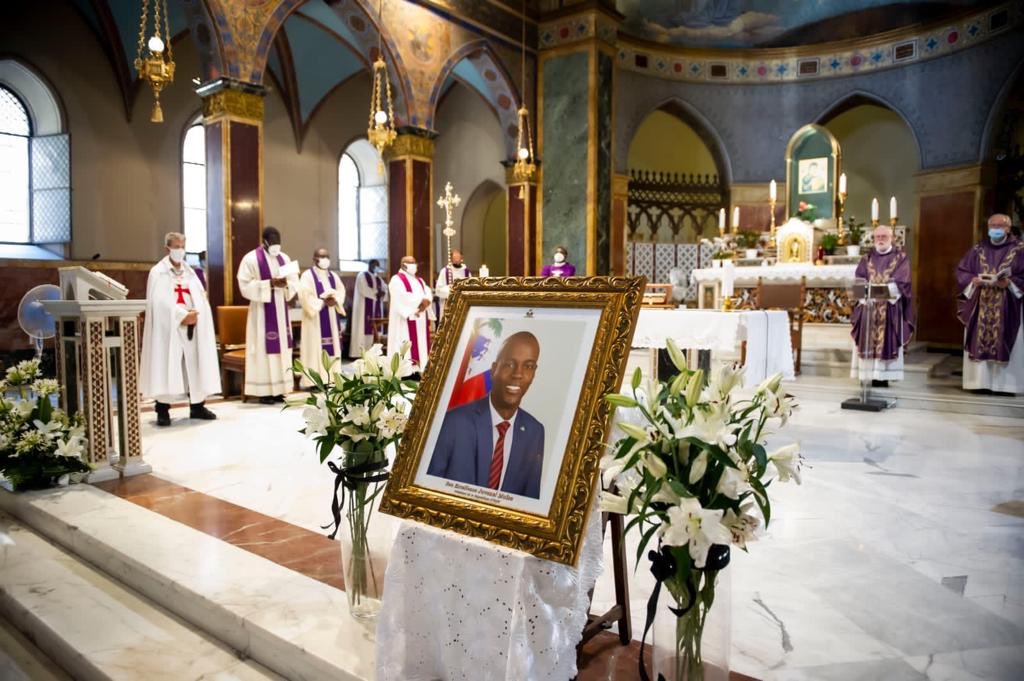 Vlad_String's tweet image. Hommage pour le président  à Rome , que son âme repose en paix .