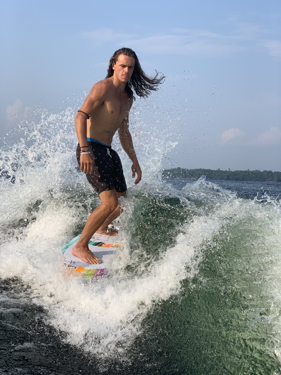 kclarke's tweet photo. Managed to squeeze in a full family surf session tnt before the kid has to go back to BC. Love how they entertain me but even more how they yell instructions to try help my formโฆand I just woot woot! ๐โค๏ธ#momofboys #surfsesh #cottylife #muskokalife https://t.co/AGPesep9hC